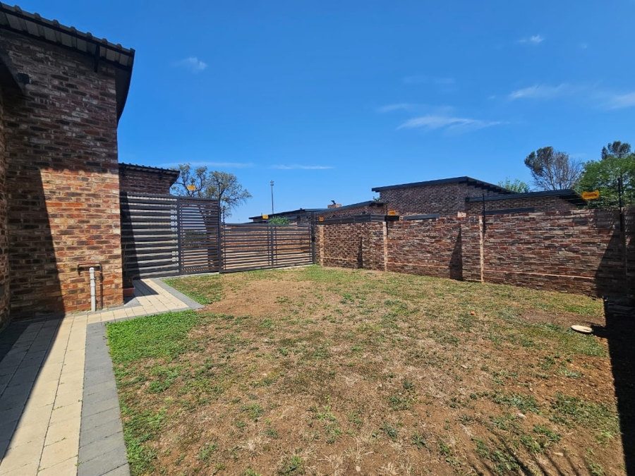 3 Bedroom Property for Sale in Van Der Hoff Park North West